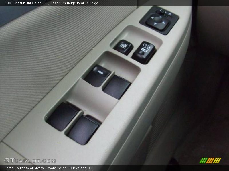 Platinum Beige Pearl / Beige 2007 Mitsubishi Galant DE