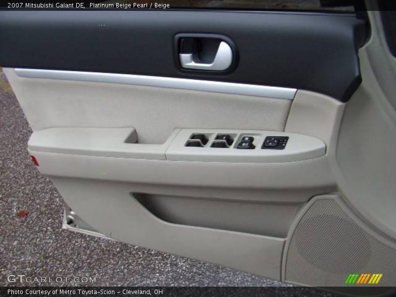 Platinum Beige Pearl / Beige 2007 Mitsubishi Galant DE