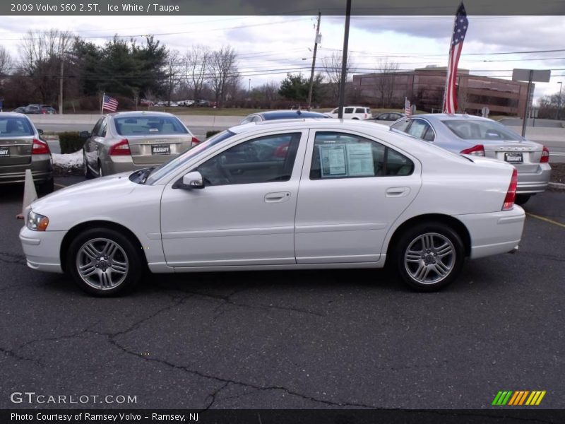 Ice White / Taupe 2009 Volvo S60 2.5T