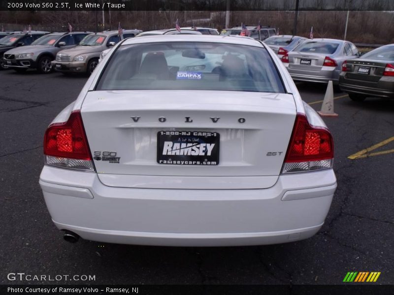Ice White / Taupe 2009 Volvo S60 2.5T