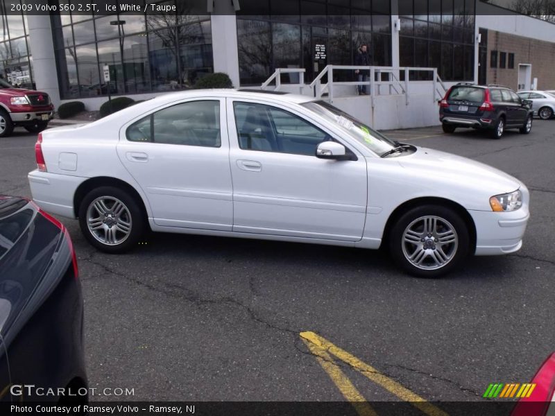Ice White / Taupe 2009 Volvo S60 2.5T