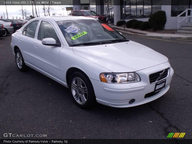 Ice White / Taupe 2009 Volvo S60 2.5T