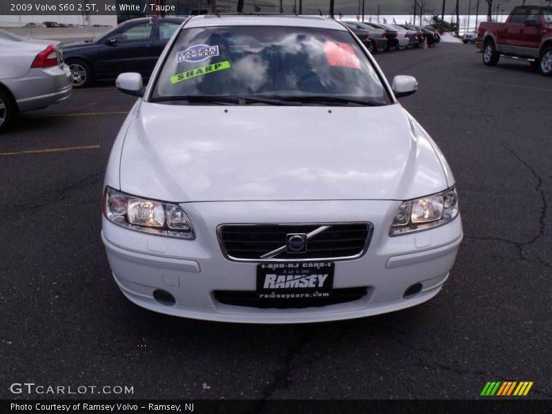 Ice White / Taupe 2009 Volvo S60 2.5T