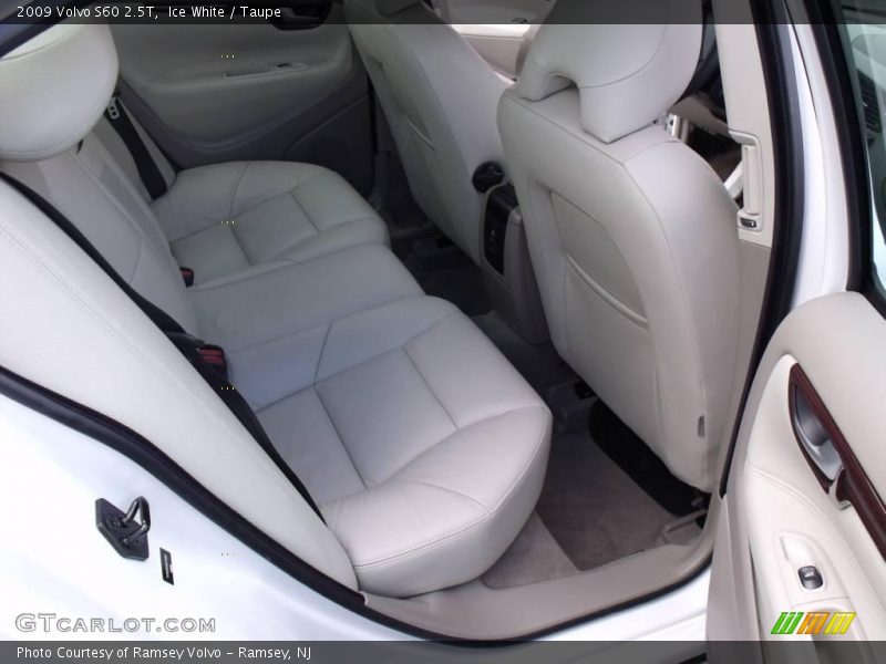 Ice White / Taupe 2009 Volvo S60 2.5T