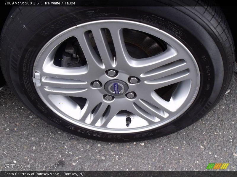 Ice White / Taupe 2009 Volvo S60 2.5T