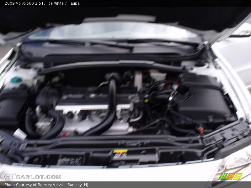 Ice White / Taupe 2009 Volvo S60 2.5T