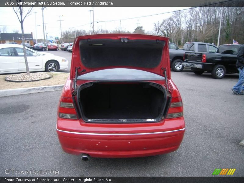 Tornado Red / Anthracite 2005 Volkswagen Jetta GLI Sedan