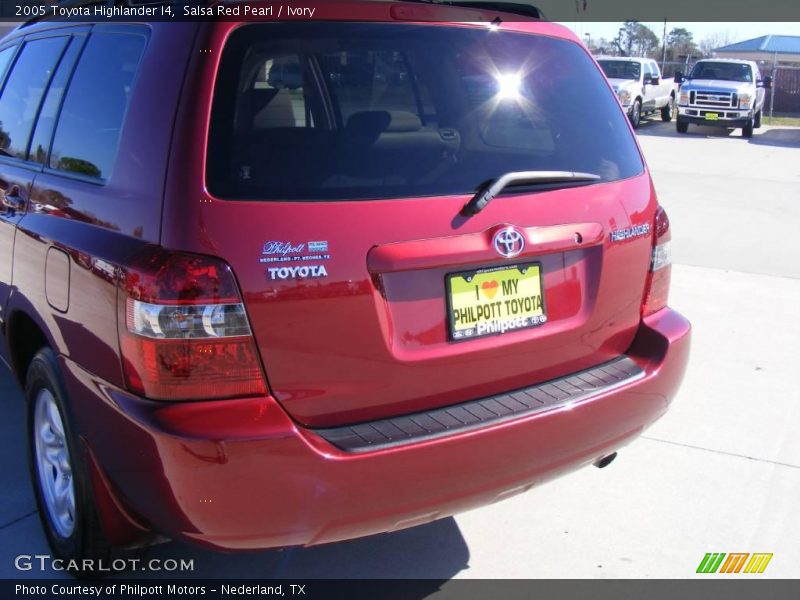 Salsa Red Pearl / Ivory 2005 Toyota Highlander I4