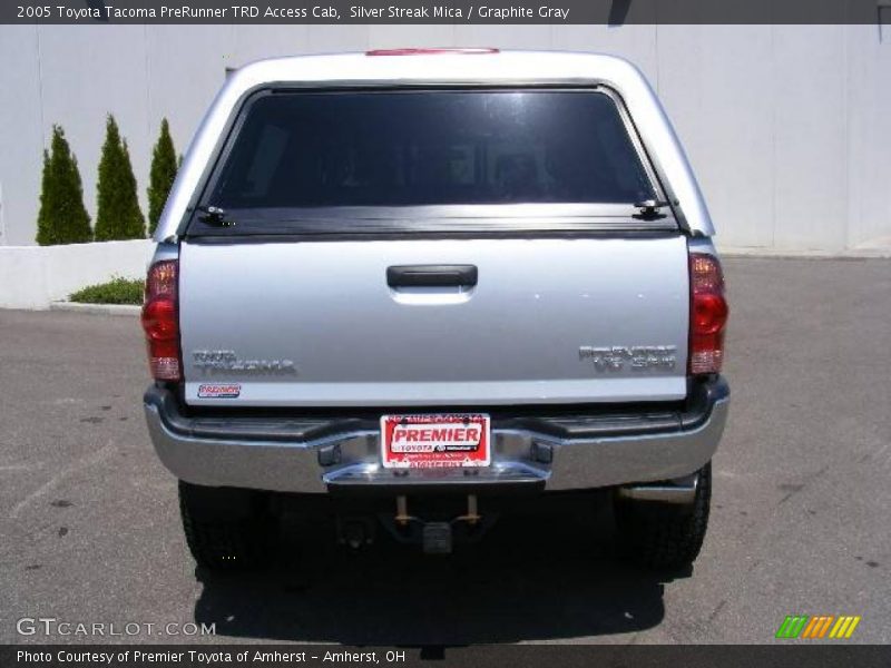 Silver Streak Mica / Graphite Gray 2005 Toyota Tacoma PreRunner TRD Access Cab