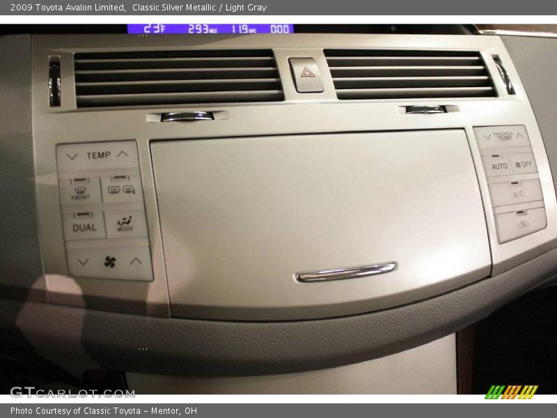 Classic Silver Metallic / Light Gray 2009 Toyota Avalon Limited