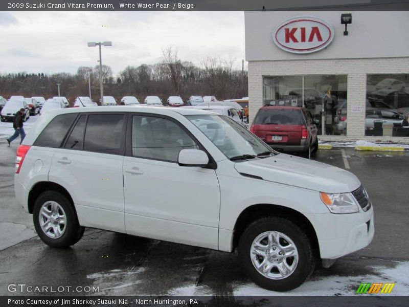 White Water Pearl / Beige 2009 Suzuki Grand Vitara Premium