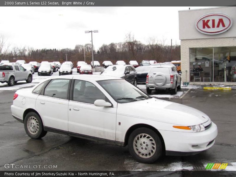 Bright White / Gray 2000 Saturn L Series LS2 Sedan