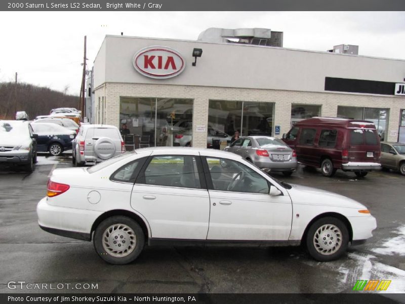 Bright White / Gray 2000 Saturn L Series LS2 Sedan