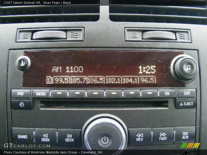 Silver Pearl / Black 2007 Saturn Outlook XR