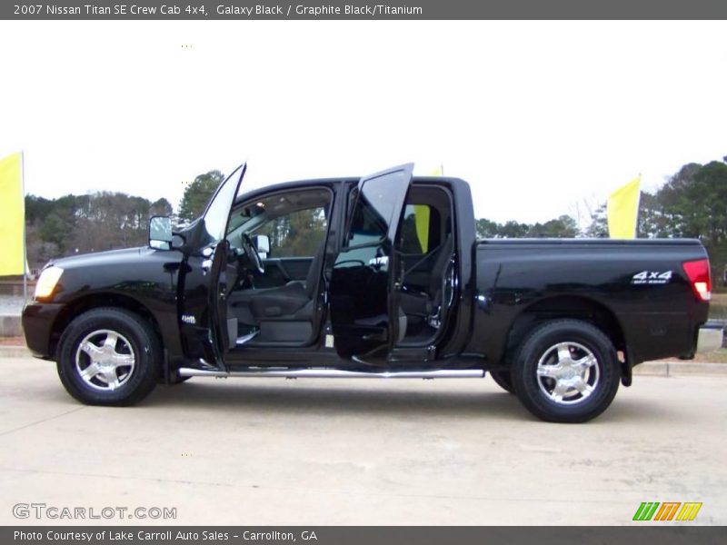 Galaxy Black / Graphite Black/Titanium 2007 Nissan Titan SE Crew Cab 4x4