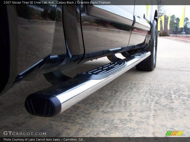 Galaxy Black / Graphite Black/Titanium 2007 Nissan Titan SE Crew Cab 4x4