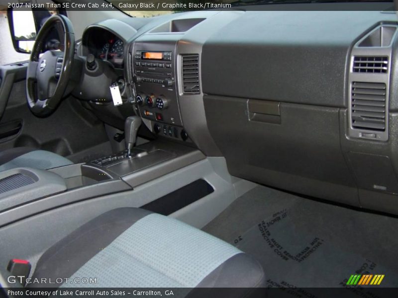 Galaxy Black / Graphite Black/Titanium 2007 Nissan Titan SE Crew Cab 4x4