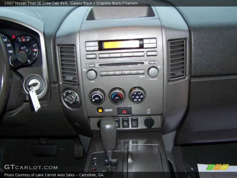 Galaxy Black / Graphite Black/Titanium 2007 Nissan Titan SE Crew Cab 4x4