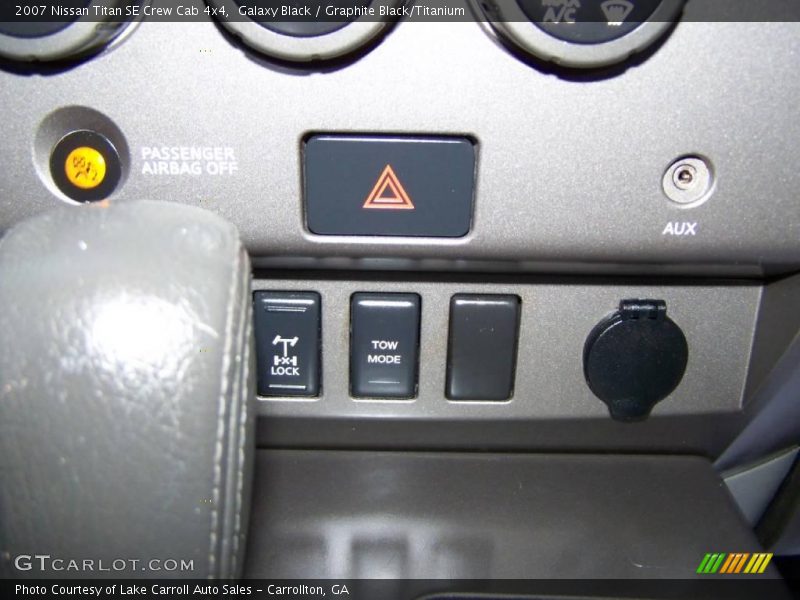 Galaxy Black / Graphite Black/Titanium 2007 Nissan Titan SE Crew Cab 4x4