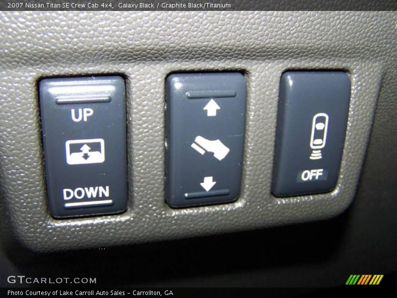 Galaxy Black / Graphite Black/Titanium 2007 Nissan Titan SE Crew Cab 4x4