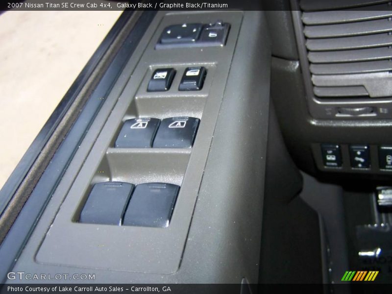 Galaxy Black / Graphite Black/Titanium 2007 Nissan Titan SE Crew Cab 4x4