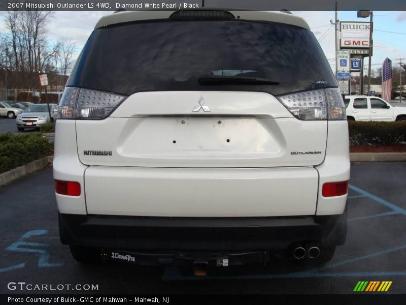 Diamond White Pearl / Black 2007 Mitsubishi Outlander LS 4WD