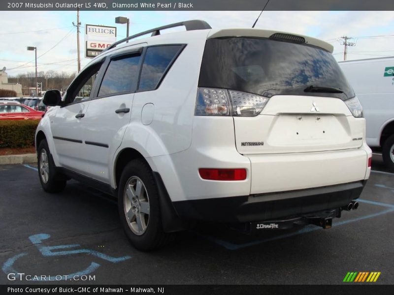 Diamond White Pearl / Black 2007 Mitsubishi Outlander LS 4WD