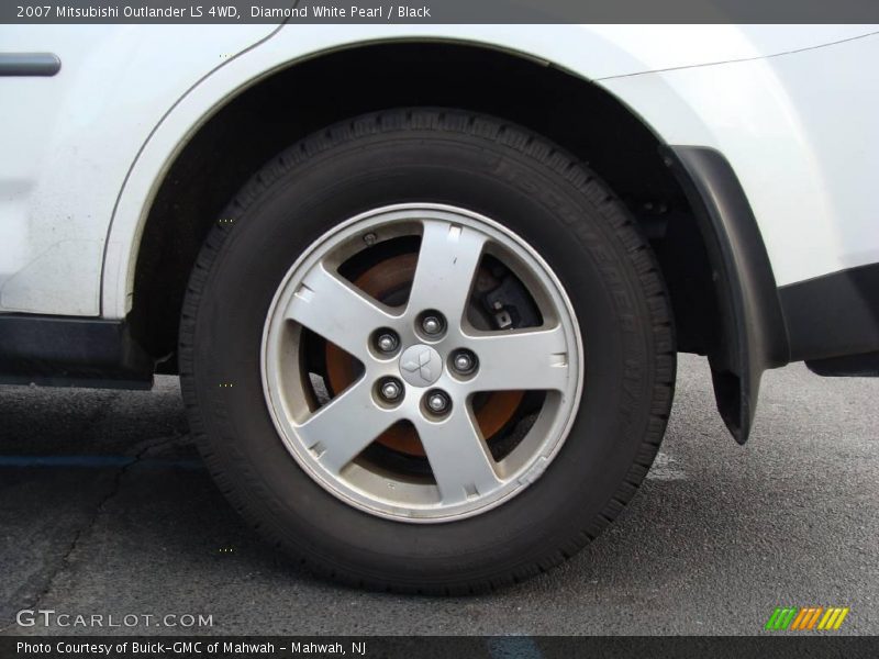 Diamond White Pearl / Black 2007 Mitsubishi Outlander LS 4WD