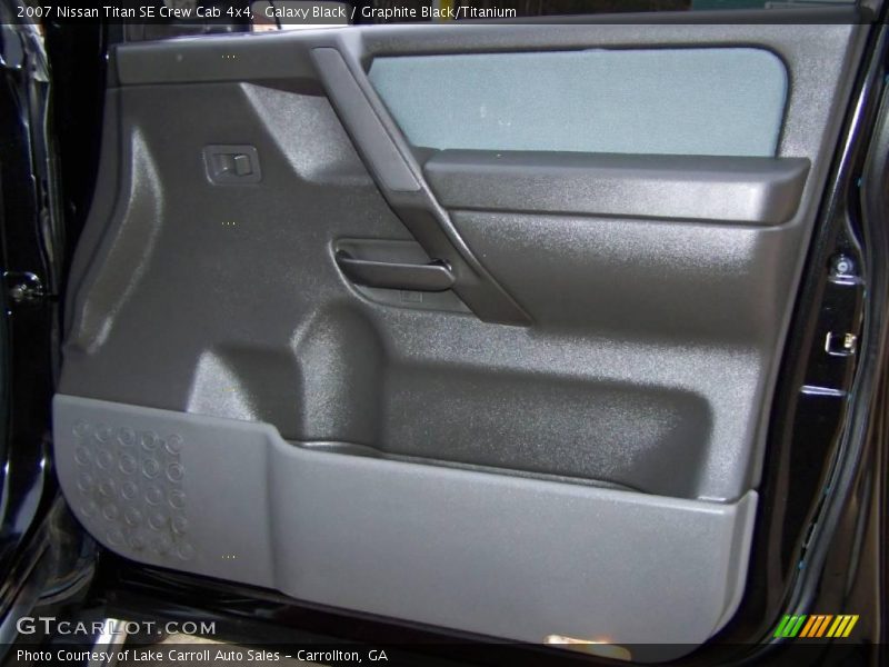 Galaxy Black / Graphite Black/Titanium 2007 Nissan Titan SE Crew Cab 4x4