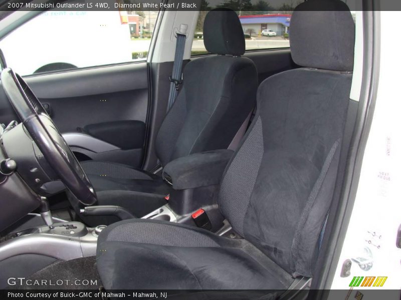 Diamond White Pearl / Black 2007 Mitsubishi Outlander LS 4WD