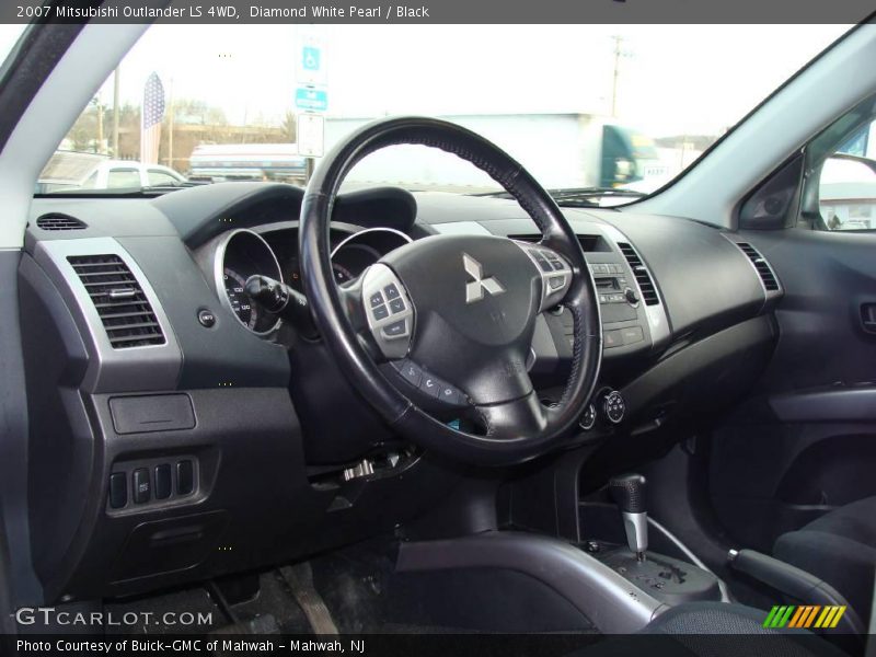 Diamond White Pearl / Black 2007 Mitsubishi Outlander LS 4WD