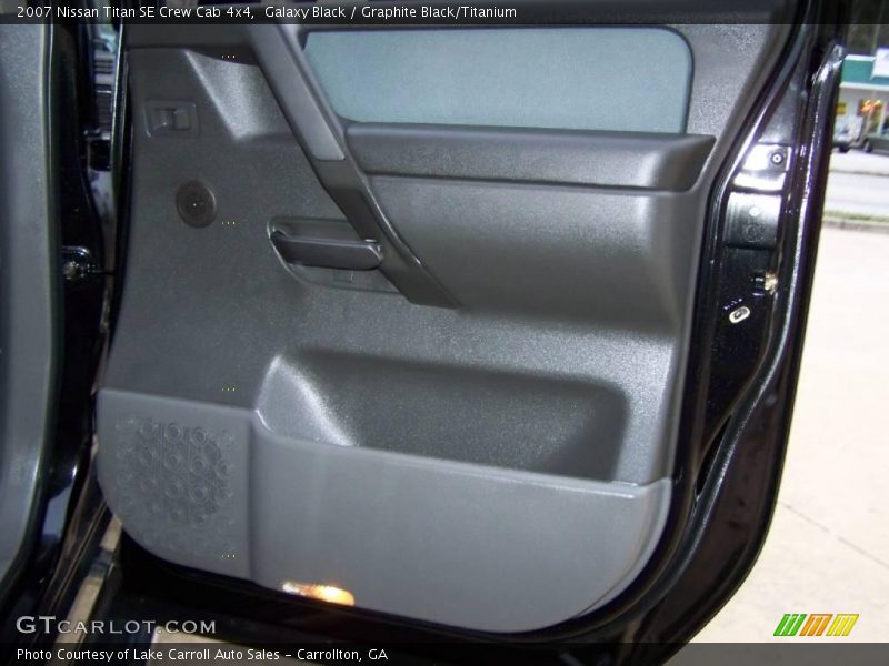 Galaxy Black / Graphite Black/Titanium 2007 Nissan Titan SE Crew Cab 4x4