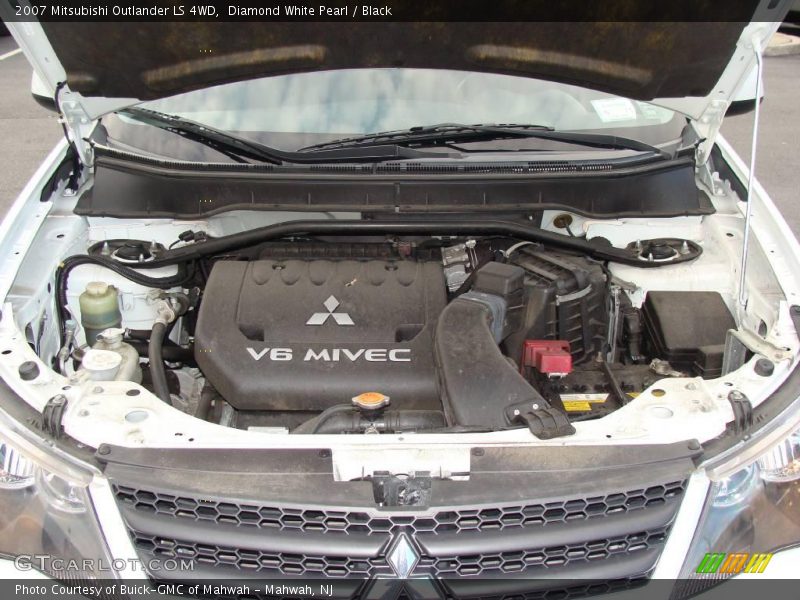 Diamond White Pearl / Black 2007 Mitsubishi Outlander LS 4WD