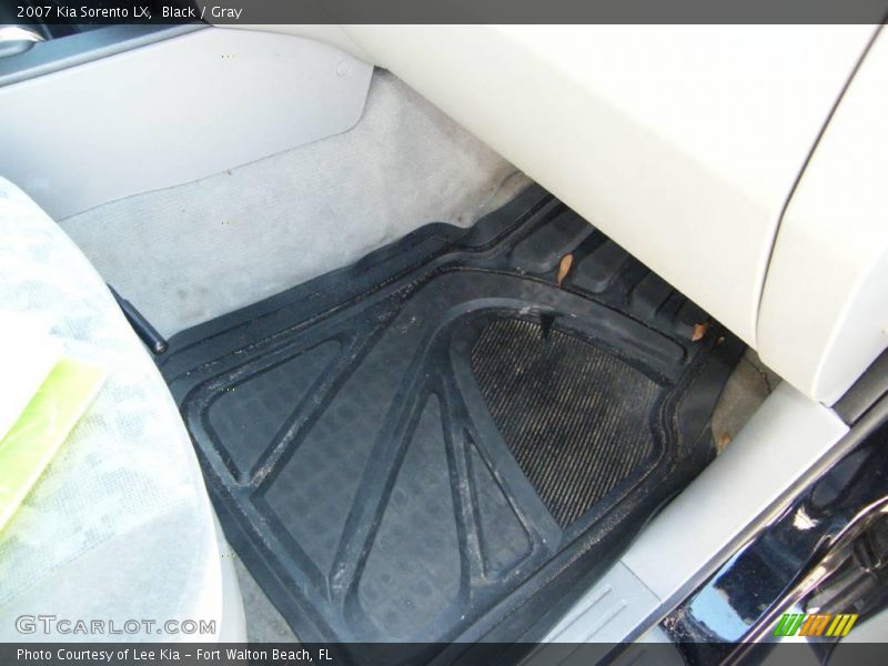 Black / Gray 2007 Kia Sorento LX
