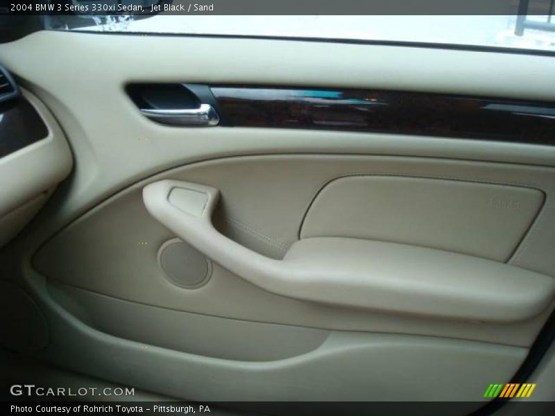 Jet Black / Sand 2004 BMW 3 Series 330xi Sedan
