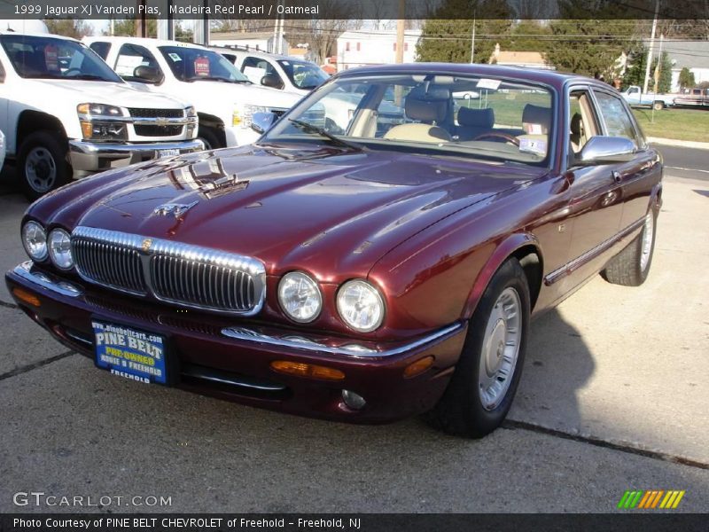 Madeira Red Pearl / Oatmeal 1999 Jaguar XJ Vanden Plas