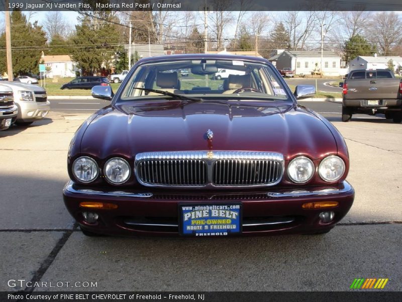 Madeira Red Pearl / Oatmeal 1999 Jaguar XJ Vanden Plas