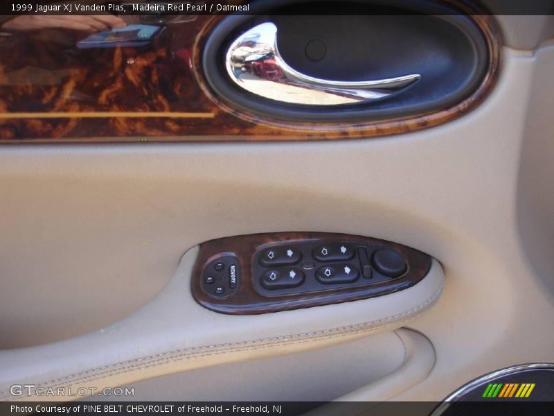 Madeira Red Pearl / Oatmeal 1999 Jaguar XJ Vanden Plas