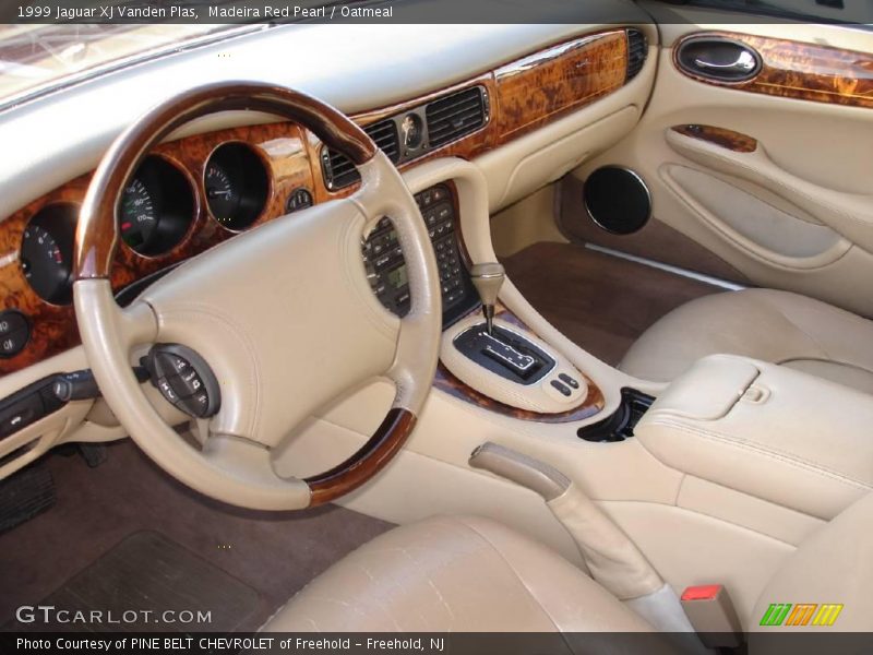 Madeira Red Pearl / Oatmeal 1999 Jaguar XJ Vanden Plas
