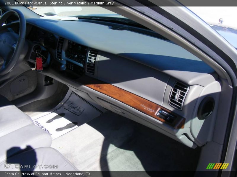Sterling Silver Metallic / Medium Gray 2001 Buick Park Avenue