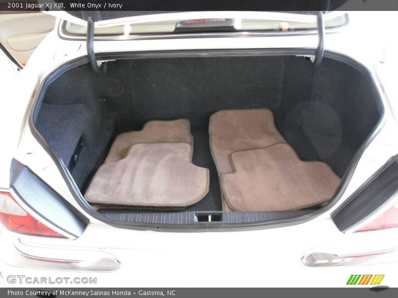White Onyx / Ivory 2001 Jaguar XJ XJ8