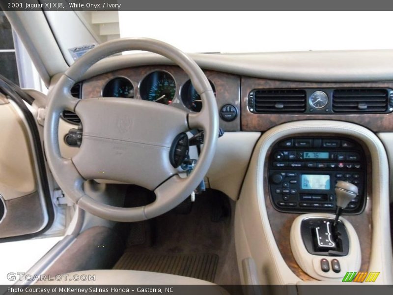 White Onyx / Ivory 2001 Jaguar XJ XJ8