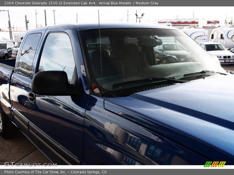 Arrival Blue Metallic / Medium Gray 2004 Chevrolet Silverado 1500 LS Extended Cab 4x4