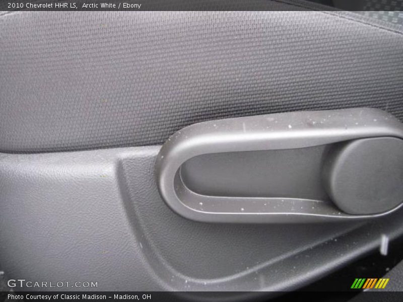 Arctic White / Ebony 2010 Chevrolet HHR LS