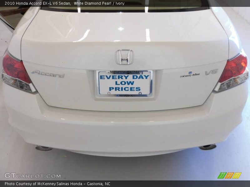 White Diamond Pearl / Ivory 2010 Honda Accord EX-L V6 Sedan