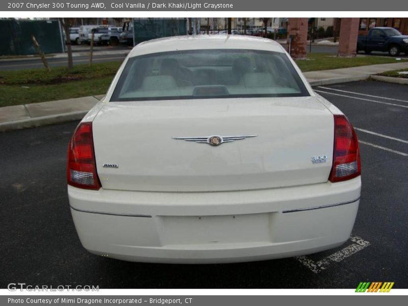 Cool Vanilla / Dark Khaki/Light Graystone 2007 Chrysler 300 Touring AWD
