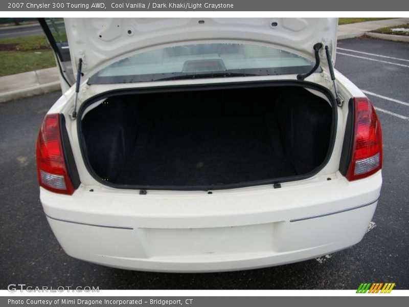 Cool Vanilla / Dark Khaki/Light Graystone 2007 Chrysler 300 Touring AWD