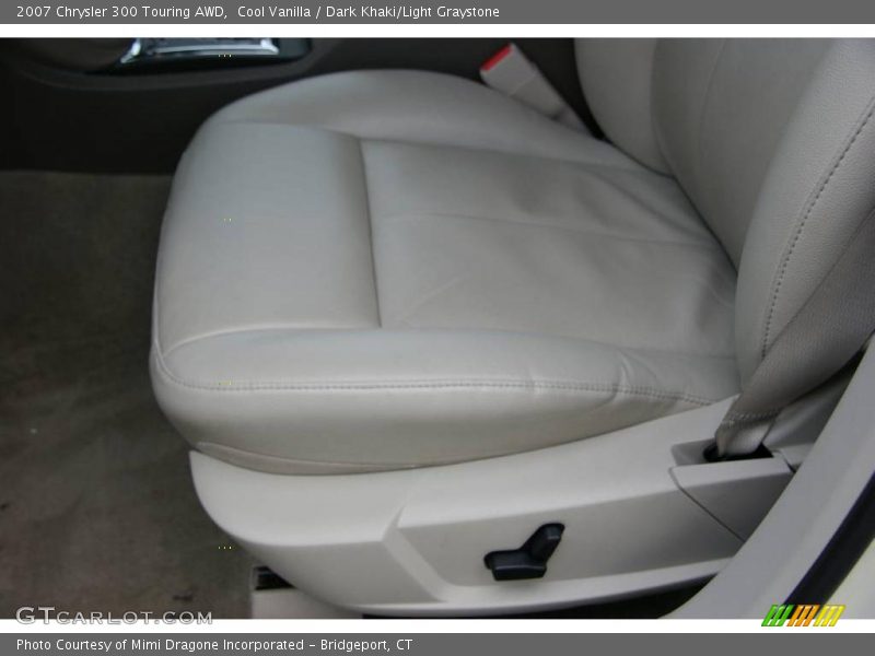 Cool Vanilla / Dark Khaki/Light Graystone 2007 Chrysler 300 Touring AWD