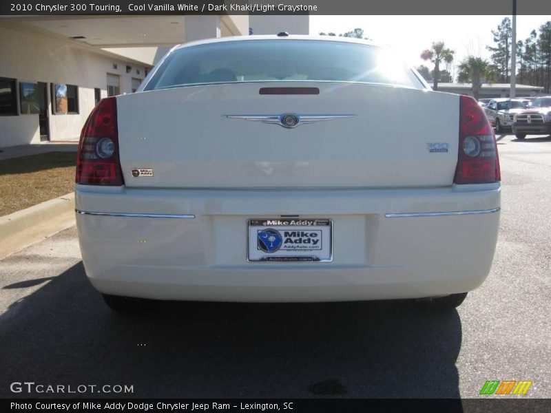 Cool Vanilla White / Dark Khaki/Light Graystone 2010 Chrysler 300 Touring