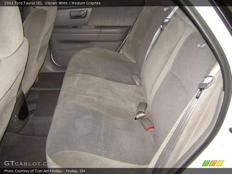 Vibrant White / Medium Graphite 2001 Ford Taurus SES